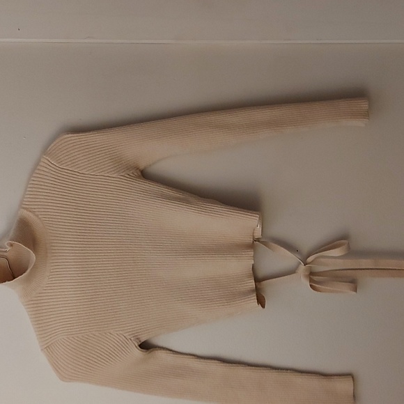 Zara Turtleneck/ Cropped/ Cream/ Sz M/ Tie Up/ Bodycon/ Sexy - Picture 1 of 4